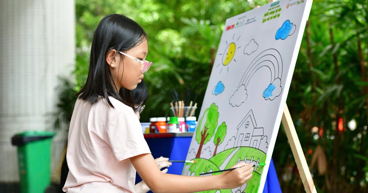 Tổng kết cuộc thi vẽ tranh thiếu nhi 'Mắt sáng tự do - Em vẽ rõ nét hè' tại Suối Tiên ngày 8-8