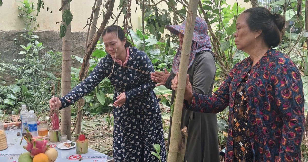 Dân báo có 3 mộ liệt sĩ bên chân cầu Câu Lâu, đã tìm thấy 2 hài cốt và cả ống thở cao su của đặc công