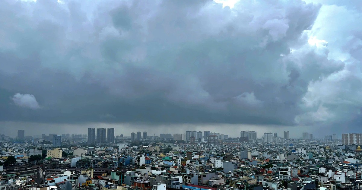 Morning downpours hit Ho Chi Minh City despite distant storm Kujira