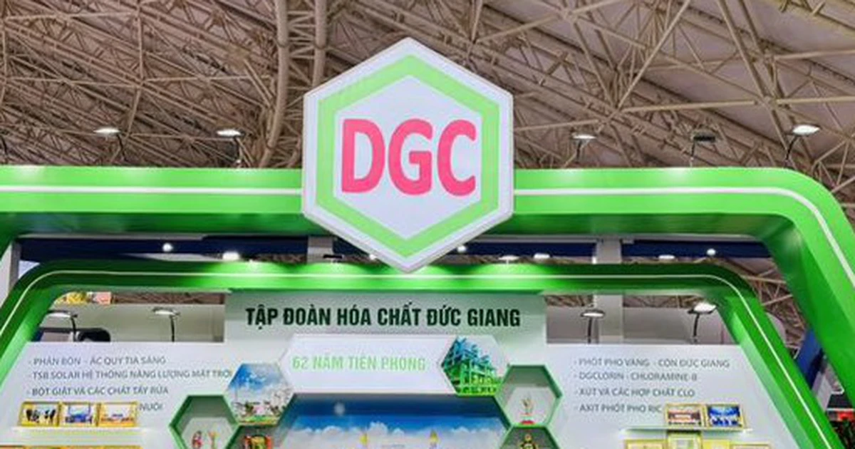 Cổ phiếu Hóa chất Đức Giang bất ngờ tăng trần, nhóm ngân hàng gây sức ép lên VN-Index