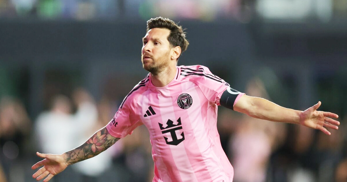 Messi ghi đến 2 bàn tuyệt đẹp trong lần đầu đá chính sau World Cup