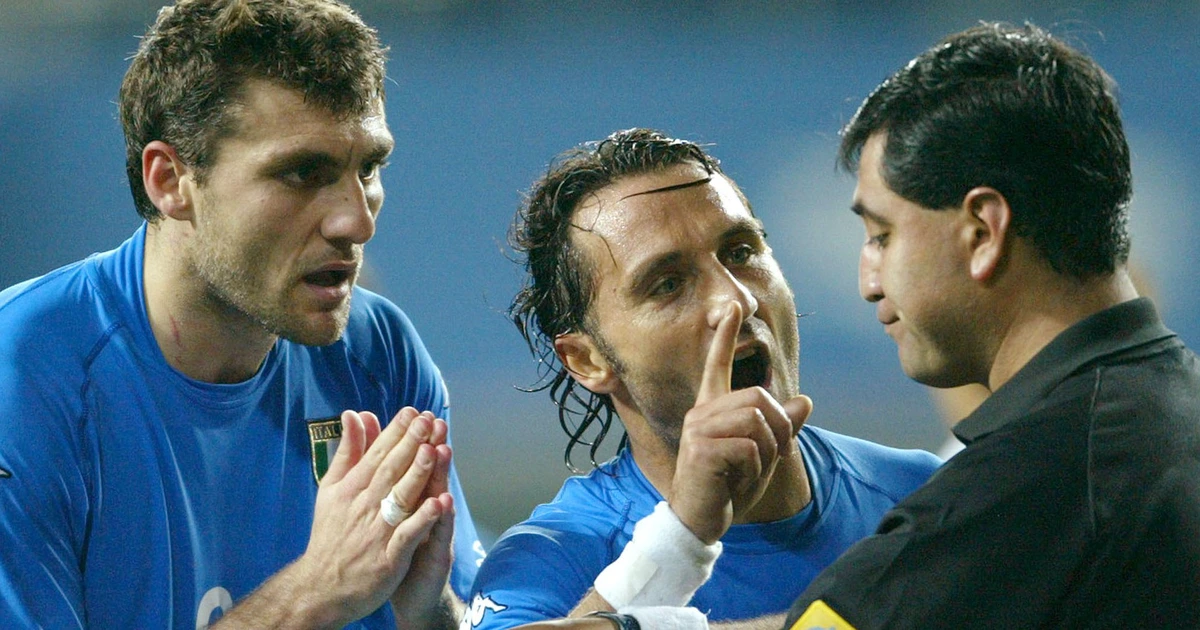 CĐV châu Á nhắc đến 'bê bối World Cup 2002' sau khi lộ bằng chứng Hàn Quốc hối lộ trọng tài