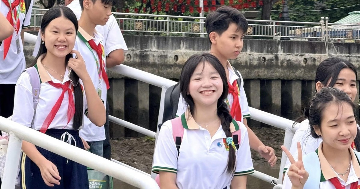Nghịch lý lớp tiếng Anh tăng cường ở TP.HCM: Nơi không đủ học sinh, nơi phải 'chọi' suất