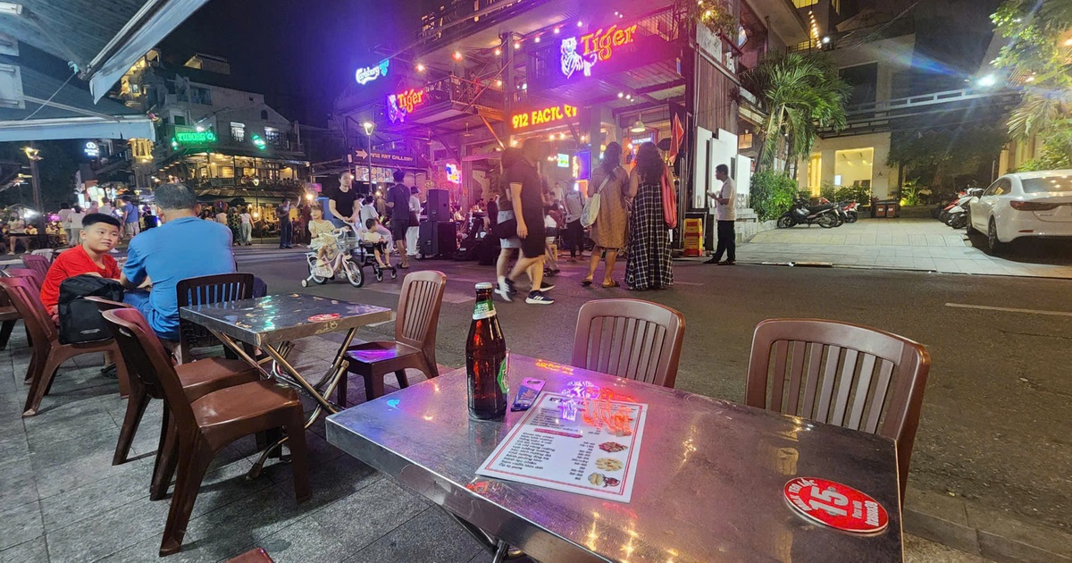 Thu tiền ‘bảo kê’ lấn chiếm vỉa hè ở phố đi bộ, nhóm cán bộ phường lĩnh án tù