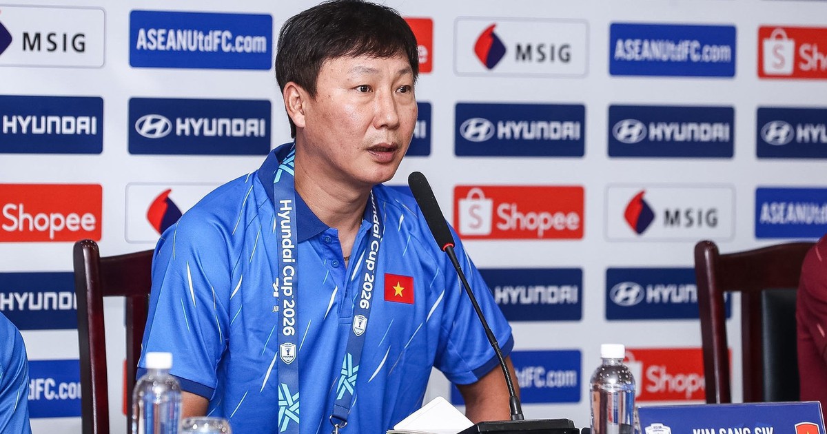 Trực tuyến HLV Kim Sang Sik trả lời họp báo sau trận gặp Campuchia