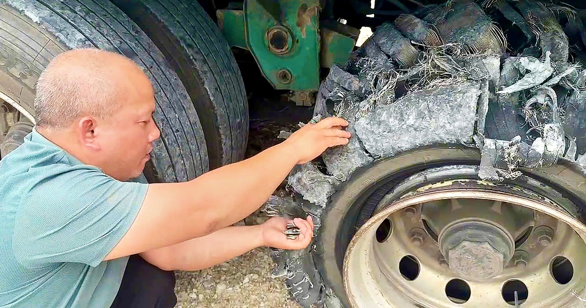 Tìm xe bị thiệt hại trong vụ hàng loạt xe bị thủng lốp trên cao tốc