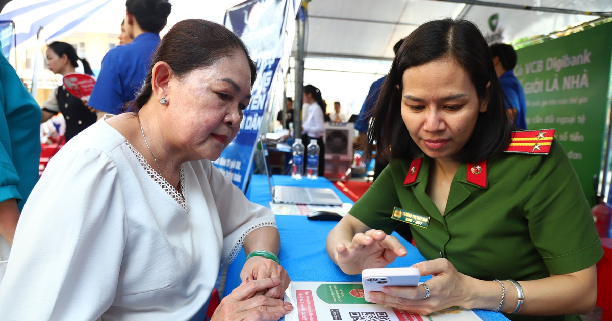 Phường Cát Lái triển khai mô hình Khu phố thông minh, đưa chuyển đổi số gần hơn với người dân
