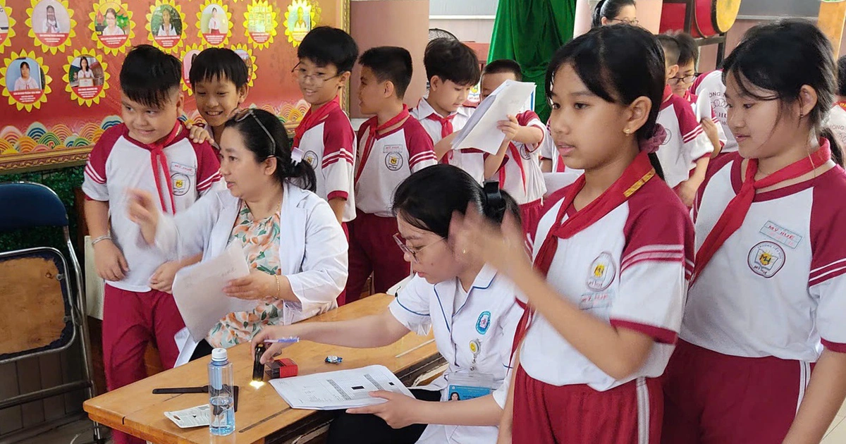 Khoảng 3 triệu học sinh, sinh viên TP.HCM được khám sức khỏe miễn phí từ năm học mới