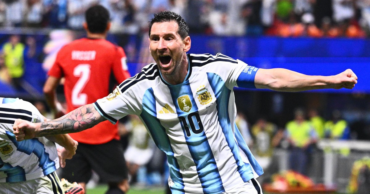 Argentina tuyên bố ủng hộ FIFA và ông Infantino