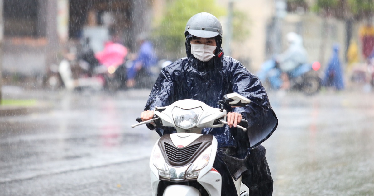 Thời tiết hôm nay 8-8: Nắng nóng trở lại Bắc Bộ, Nam Bộ chiều mưa dông