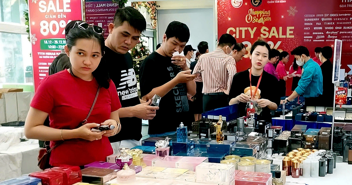 Thượng vàng hạ cám thị trường nước hoa, người mua khó nhận biết