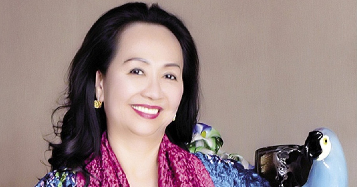 Sáng 21-8, đấu giá trực tiếp đôi hoa tai kim cương thiên nhiên của bà Trương Mỹ Lan