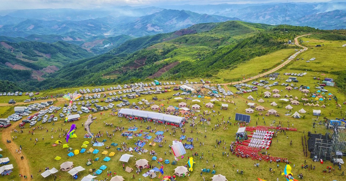 Central Vietnam's Bui Hui Plateau Festival lures thousands with vast grasslands, distinctive H’re culture