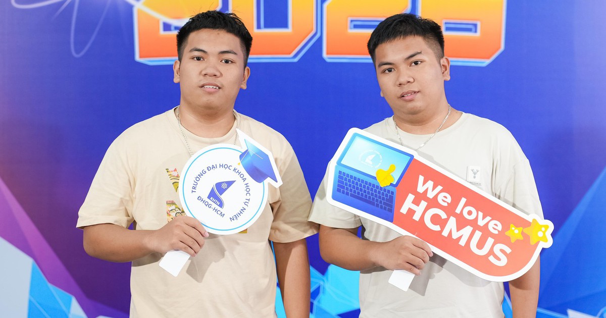 Cặp song sinh giành 'vàng' Olympic Toán quốc tế Hiền - Hậu được tuyển thẳng ngành toán