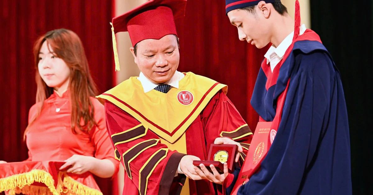 Lần đầu Đại học Bách khoa Hà Nội có 3 thủ khoa tốt nghiệp đạt GPA 4.0