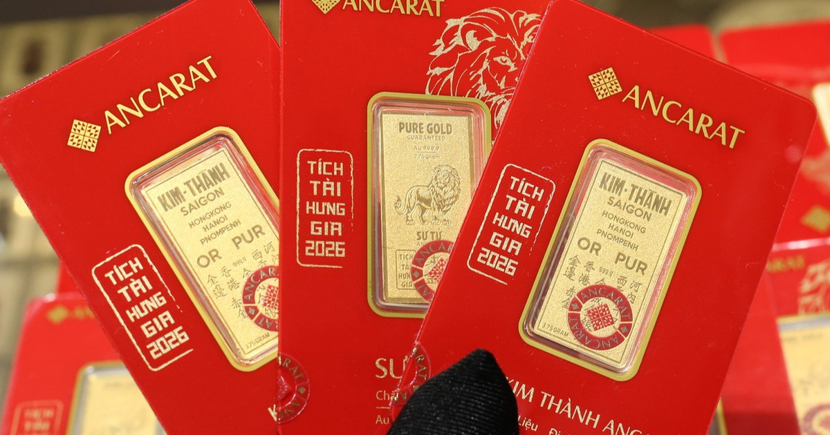 Giá vàng thế giới giảm về gần 4.300 USD/ounce