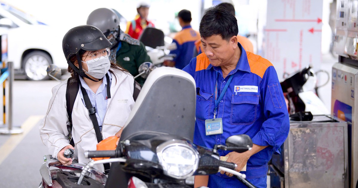 Giá xăng dầu tăng mạnh, xăng sinh học tăng cao nhất thêm gần 1.400 đồng/lít