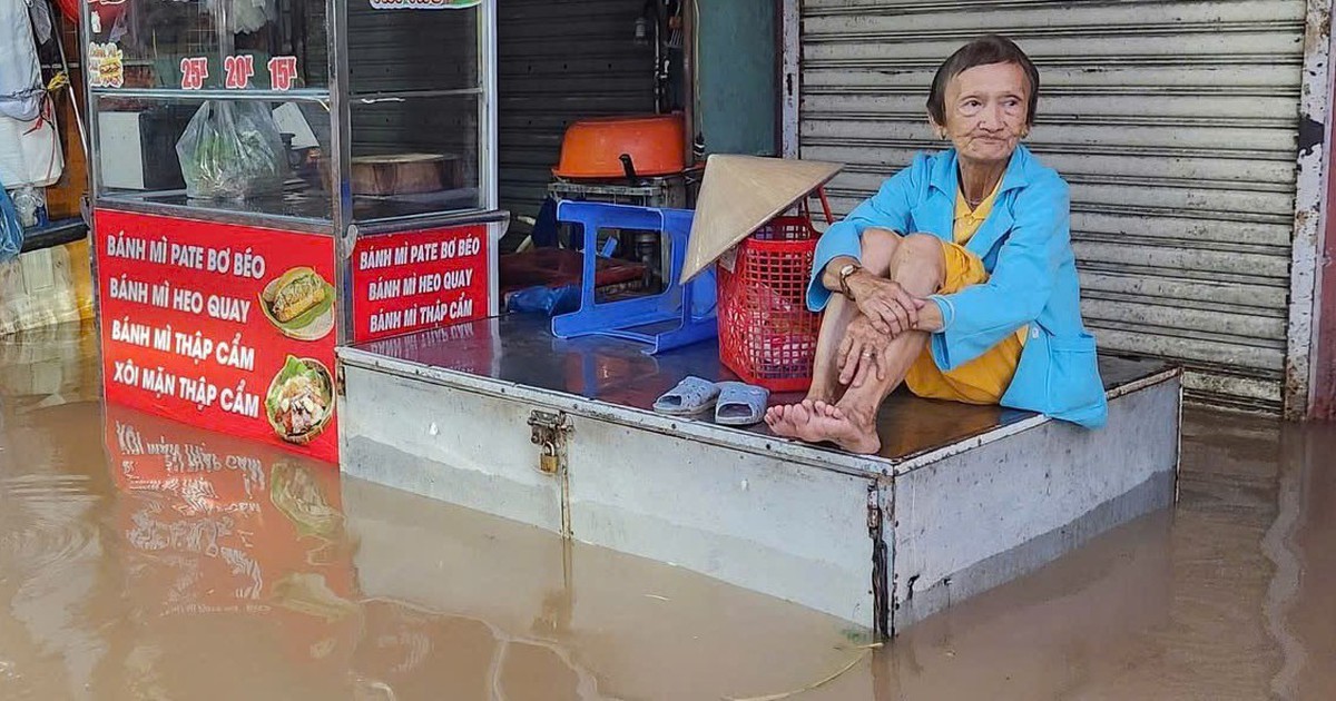 Nhiều nơi tại TP Cần Thơ, Vĩnh Long lại ngập do triều cường
