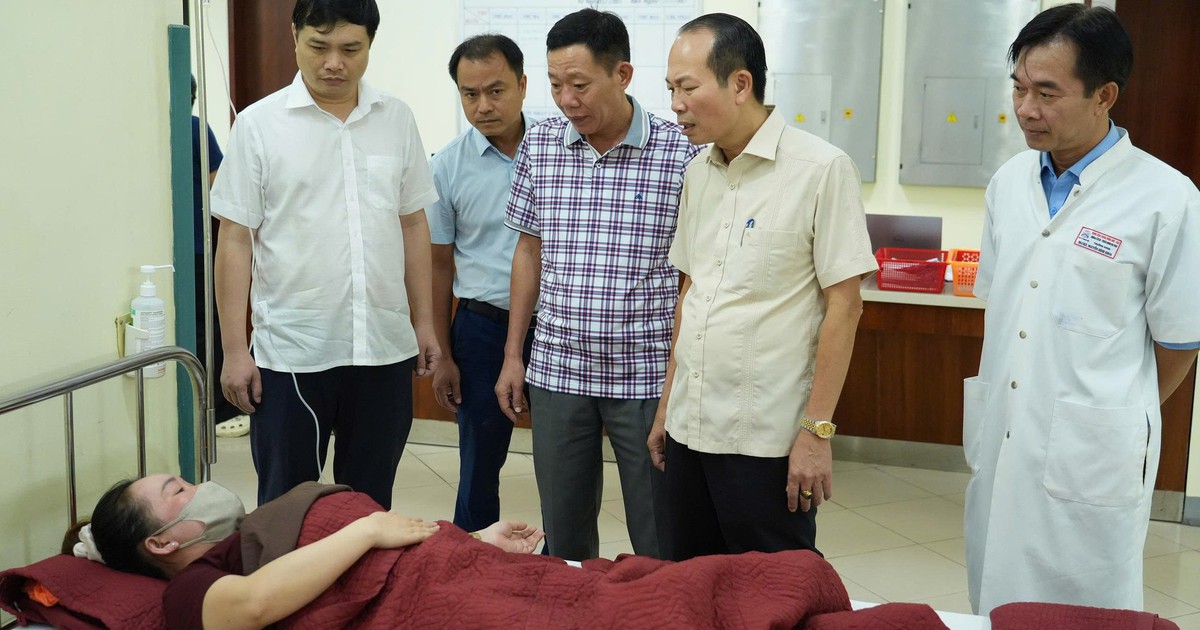 Vụ nghi ngộ độc thực phẩm ở Huế: 95 công nhân nhập viện