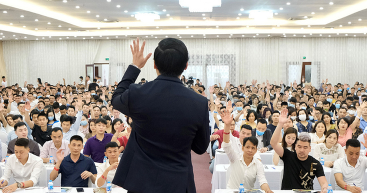 Dừng đào tạo, doanh thu của công ty chuyên bán khóa học làm giàu giảm... 90%