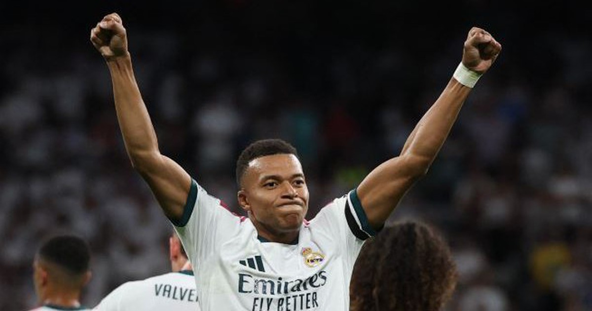 Mbappe lập cú đúp giúp Real Madrid san bằng điểm số với Barca