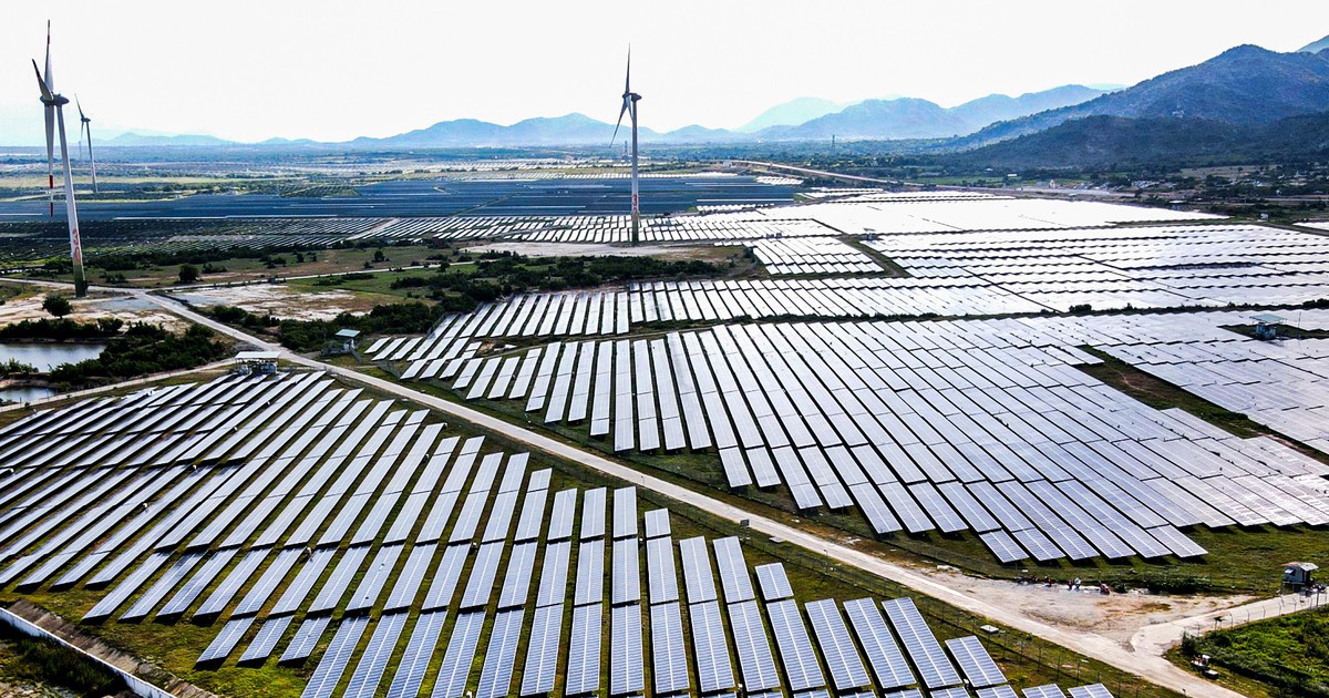 Khanh Hoa moves to tender land for new wind and solar projects