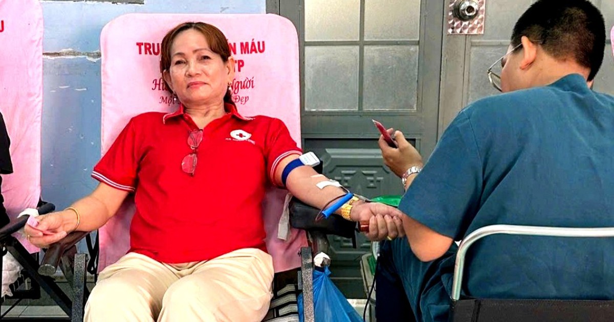 Family of three in Ho Chi Minh City has donated blood more than 90 times
