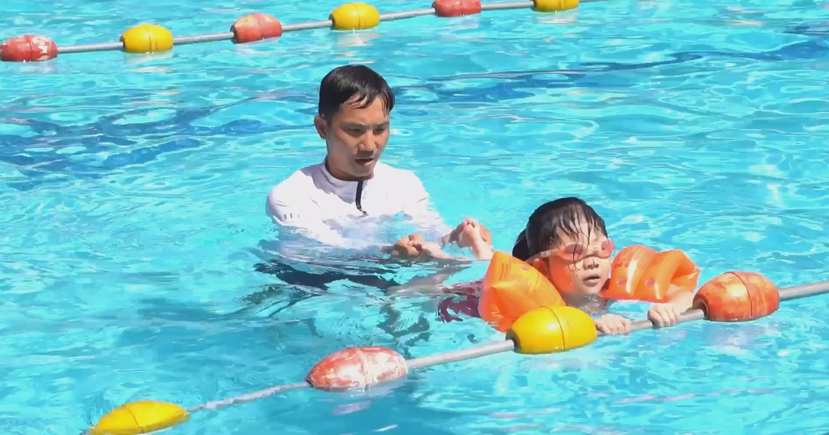 Free swimming classes in Ho Chi Minh City teach children life-saving survival skills