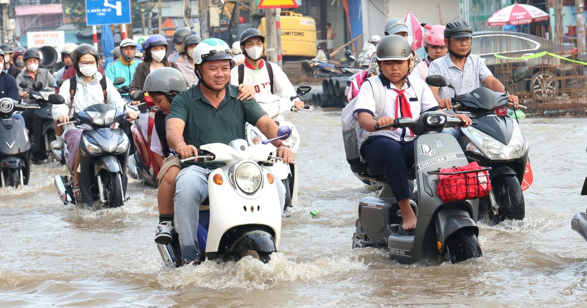 Triều cường dâng cao, trường học Cần Thơ có thể lùi giờ học, chuyển sang dạy trực tuyến