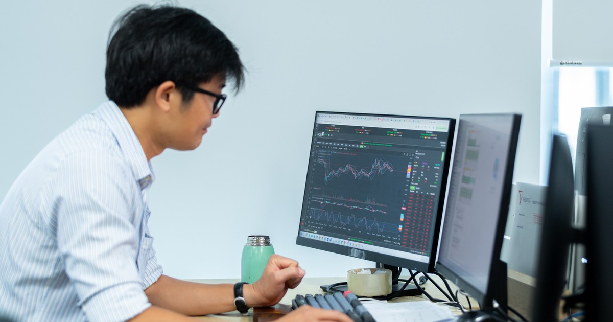 Khối ngoại bỏ nghìn tỉ 'gom hàng' trước ngày chứng khoán nâng hạng