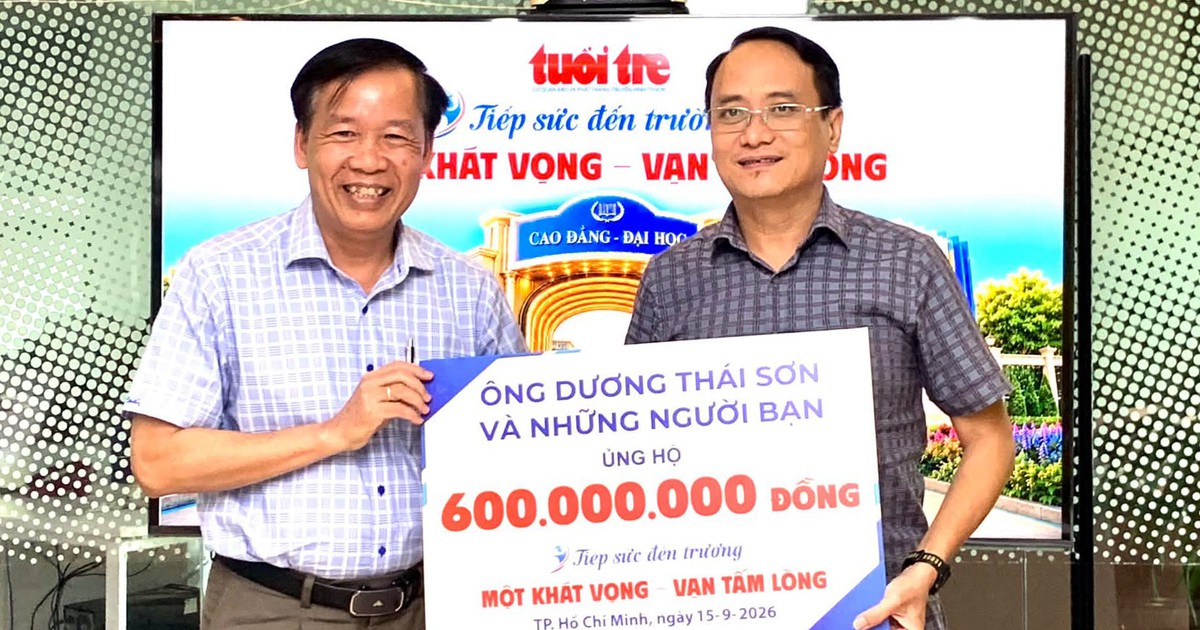 Business director donates 600 million VND to university scholarship fund for freshmen