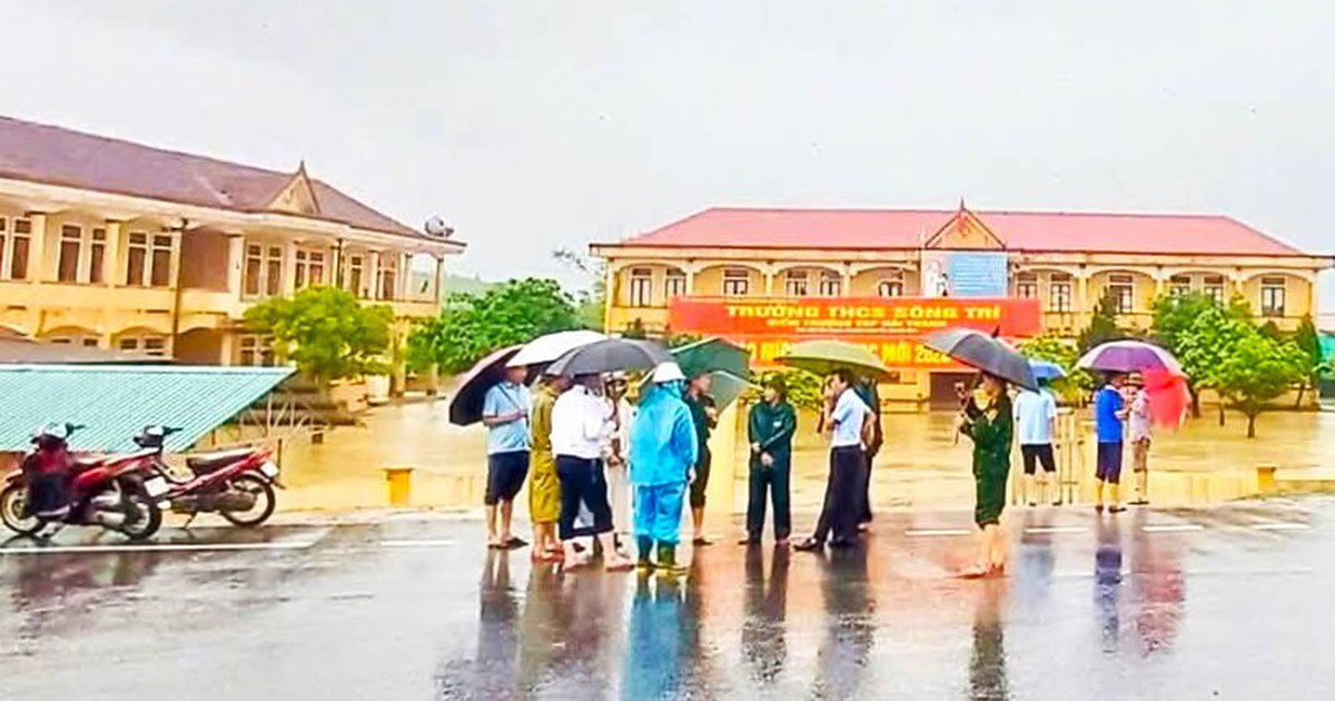 Hơn 300 học sinh nghỉ học do điểm trường bị ngập