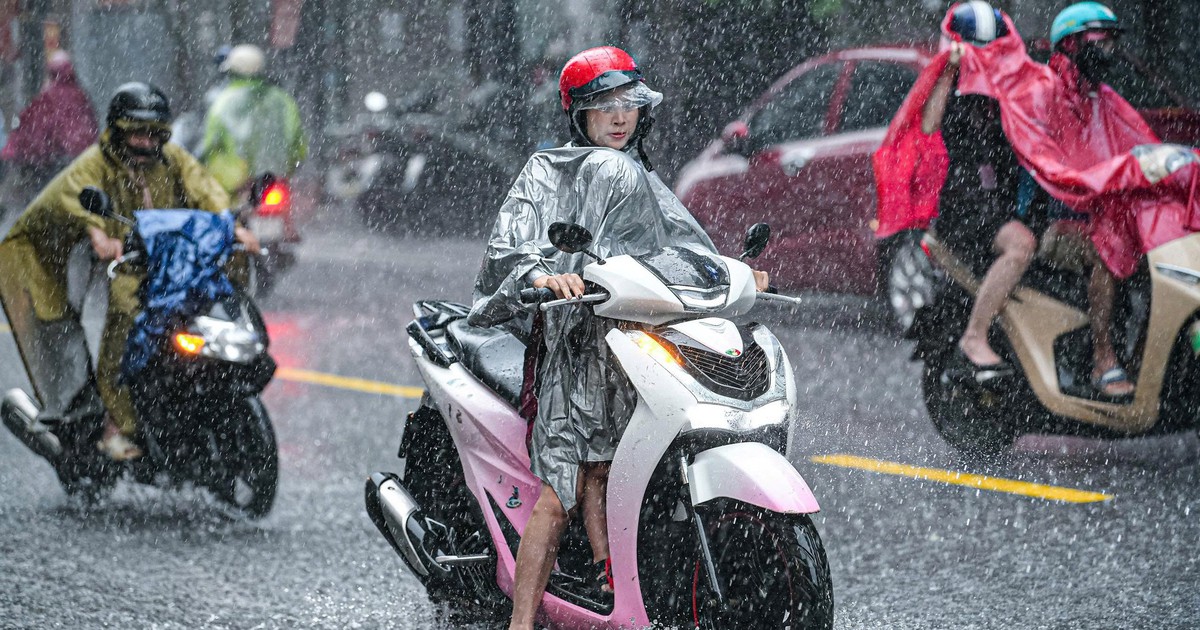 Hà Nội: Hiệu trưởng được chủ động cho học sinh học trực tuyến khi thời tiết bất lợi