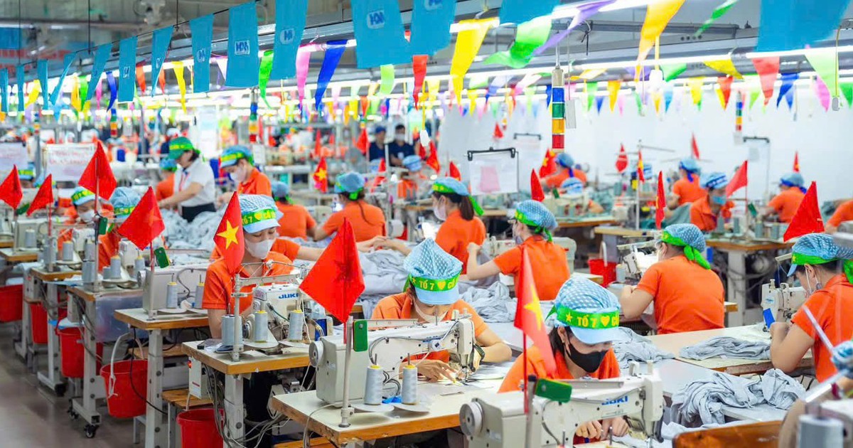 Doanh thu dệt may tăng mạnh trong quý 2, 6 tháng cuối năm sẽ ra sao khi Mỹ nâng thuế lên 12,5%?