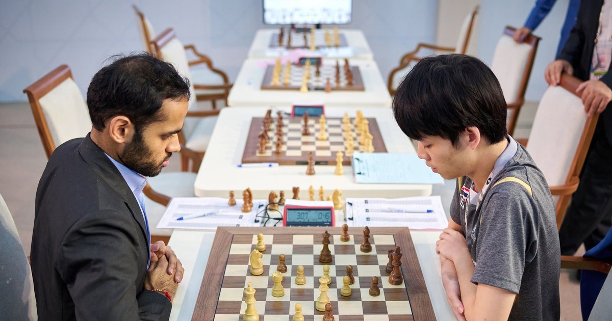 Kỳ thủ trẻ của Thái Lan gây bất ngờ tại ván 1 Olympiad cờ vua