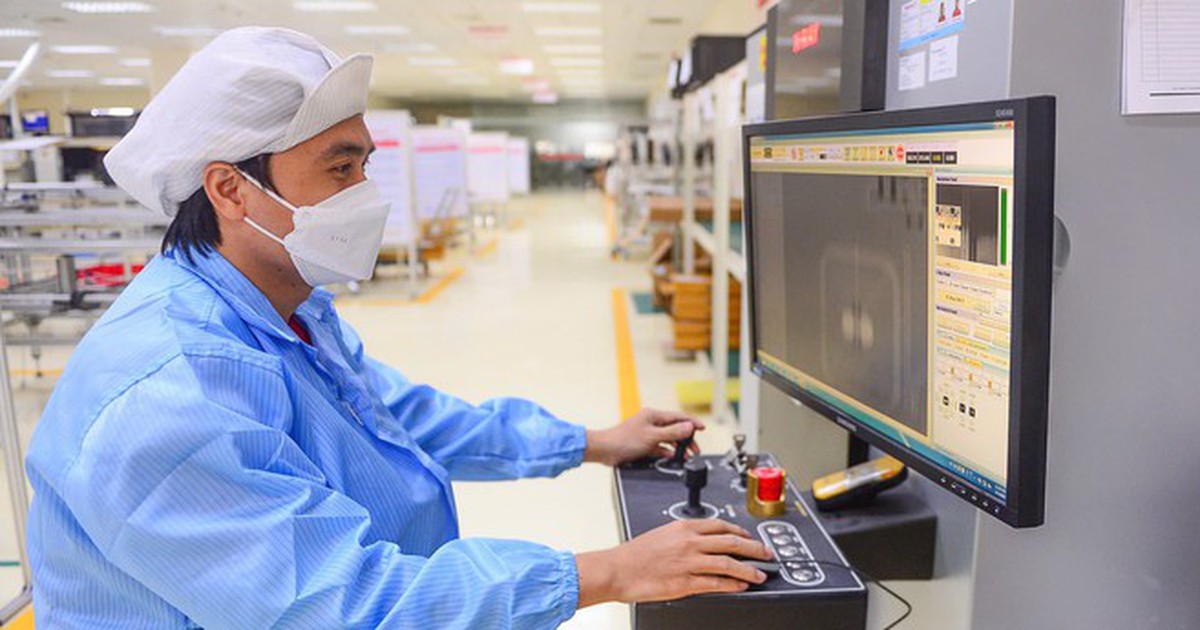 Nhập siêu điện tử tăng vọt, chuyên gia chỉ rõ 2 nguyên nhân