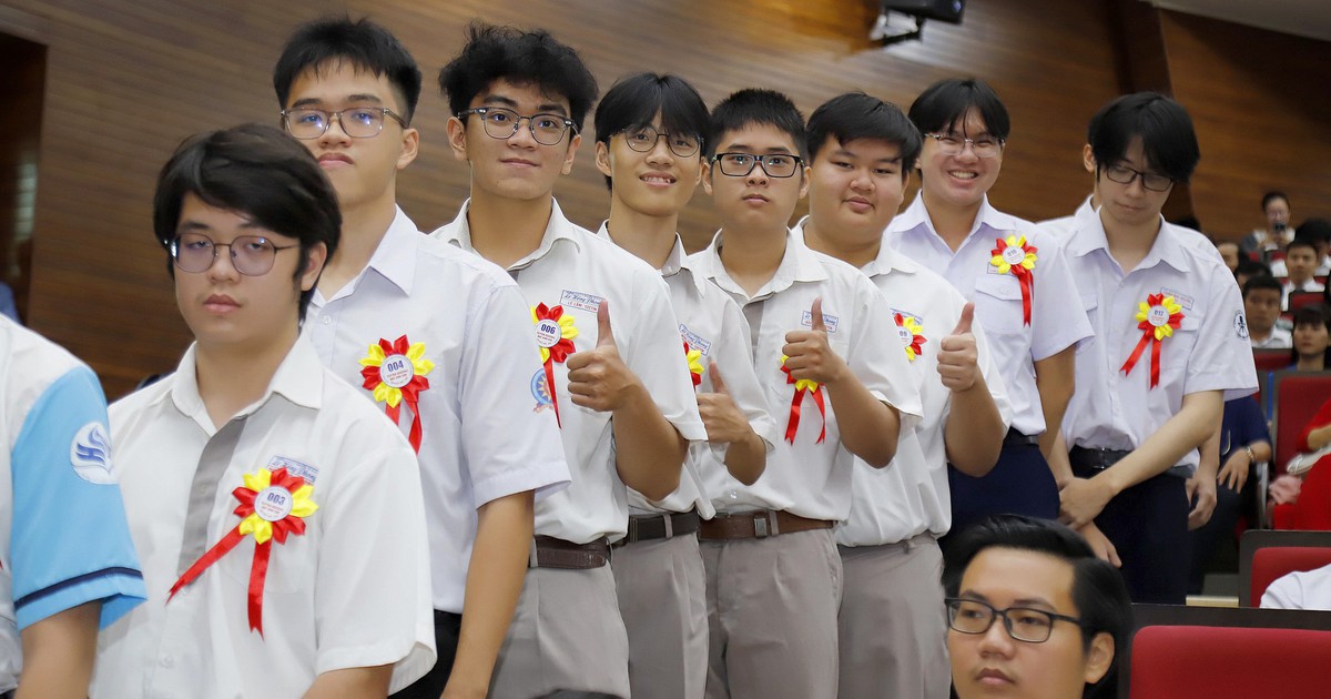 Thi học sinh giỏi TP.HCM năm học mới: Lớp 9 mỗi trường một đội, lớp 12 tối đa 5 em/môn