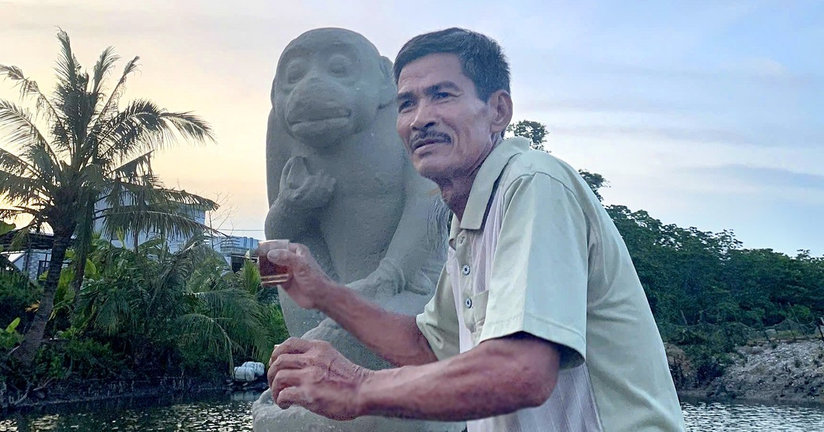 Thưởng gần 93 triệu cho người vớt, giao nộp tượng thần khỉ Hanuman ở Quảng Ngãi