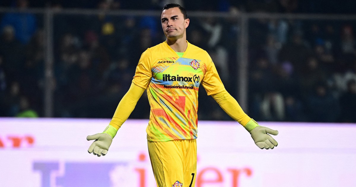 Thủ môn tuyển Indonesia chuyển đến La Liga