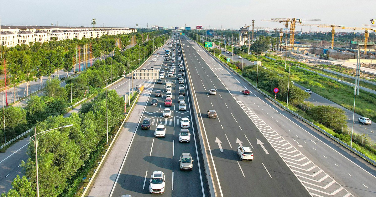 Cục CSGT khẳng định sẽ xử lý nghiêm xe đi 'rùa bò', bám làn trái cao tốc