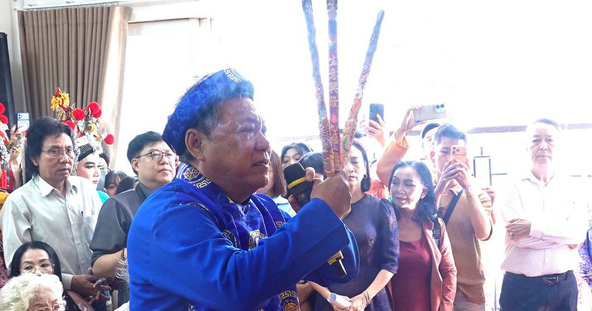 Tri ân tiền nhân trong ngày giỗ tổ sân khấu