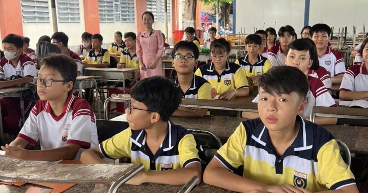 'Siêu trường' 5.000 học sinh ở TP.HCM thiếu 50 giáo viên, phải ghép lớp