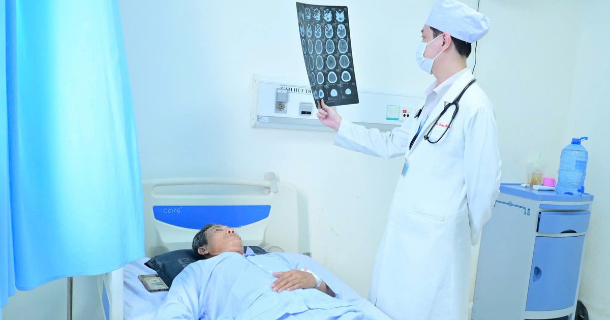 Cấp cứu bệnh nhân đột quỵ trong 30 phút 'giờ vàng' tại Vĩnh Long