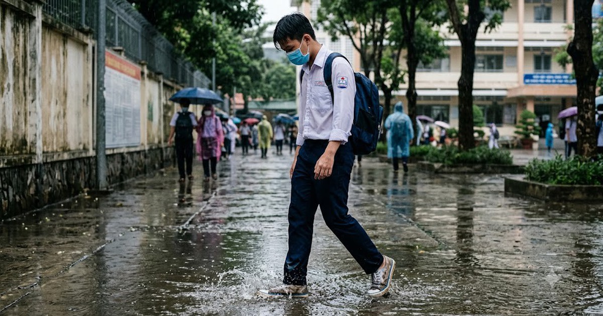 Quy định mang giày ba ta đi học, sao nhà trường không linh động trong mùa mưa?