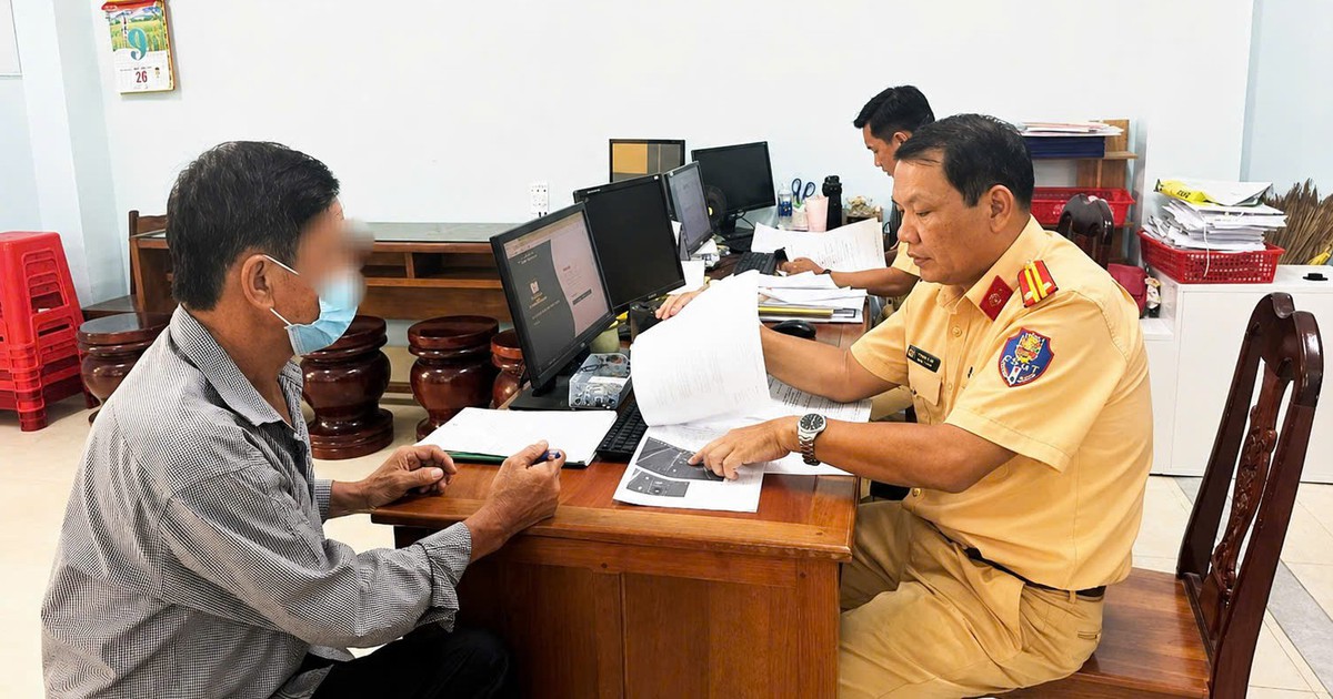Người đàn ông đi xe máy bị phạt nguội gần 9 triệu sau 12 lần vi phạm