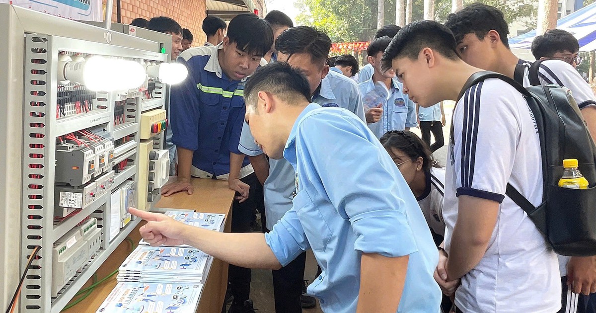 Tuổi Trẻ khởi xướng Khơi nguồn sáng tạo, hỗ trợ HS-SV giỏi, yêu khoa học tại TP.HCM