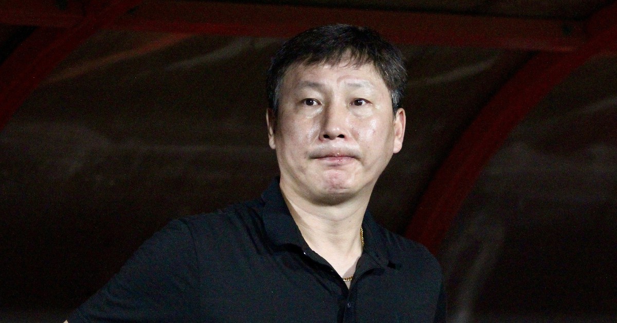 HLV Kim Sang Sik: Tuyển Thái Lan có kỹ thuật tốt, tuyến giữa sáng tạo