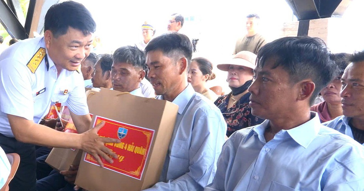 32 ngư dân gặp nạn trên biển đã về đất liền, sức khỏe ổn định