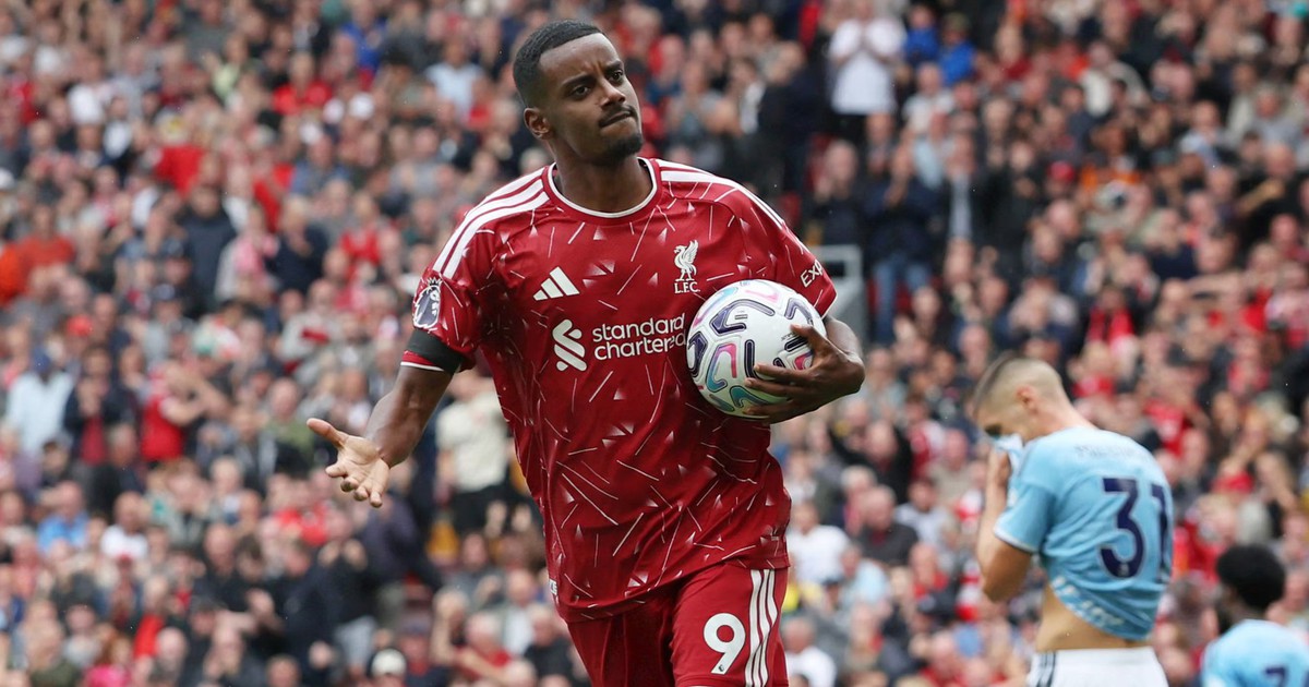 Dự đoán tỉ số Ngoại hạng Anh: Liverpool thắng trận đầu tiên nhờ gặp tân binh