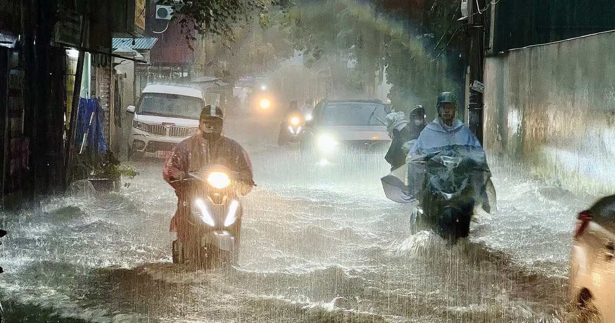Hanoi launches real-time flood map with phone alerts for residents